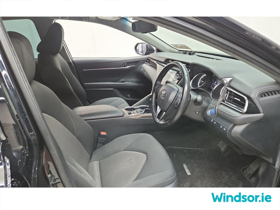 2020 Toyota Camry - image 10