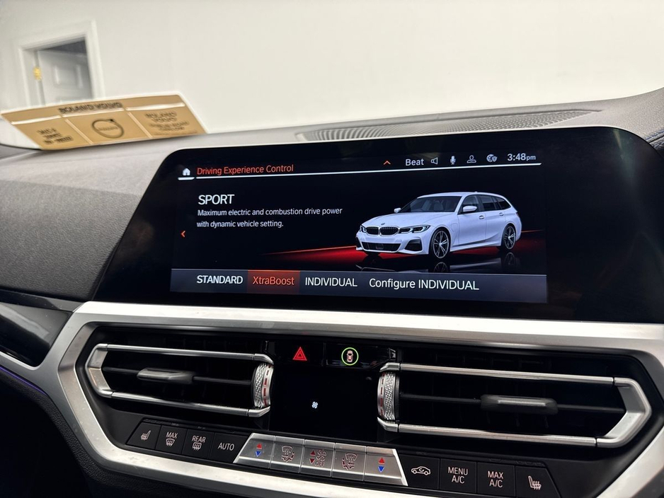 2022 BMW 3 Series - image 20