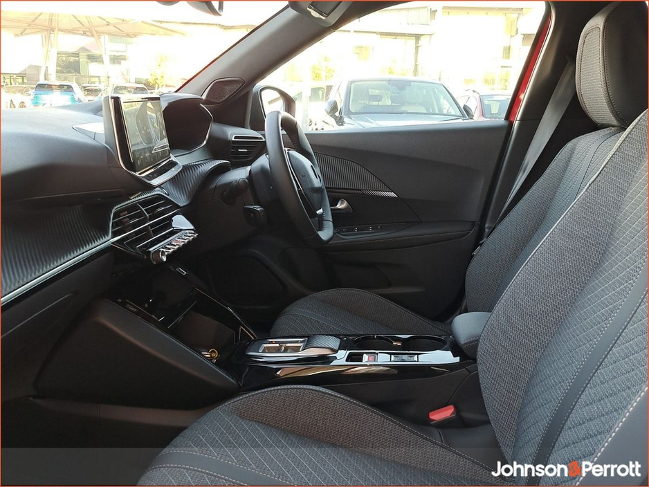 2025 Peugeot 2008 Electric 156bhp (54 kWh) Allure €35,900