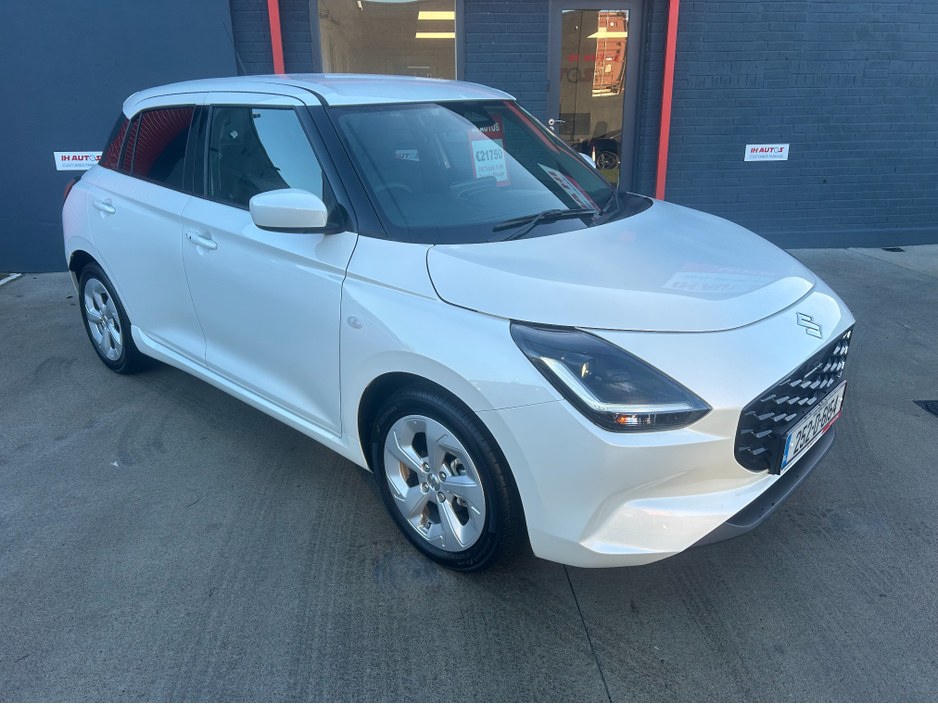 2025 Suzuki Swift 1.2 HYBRID MOTION 5DR ONLY 200KM €21,750