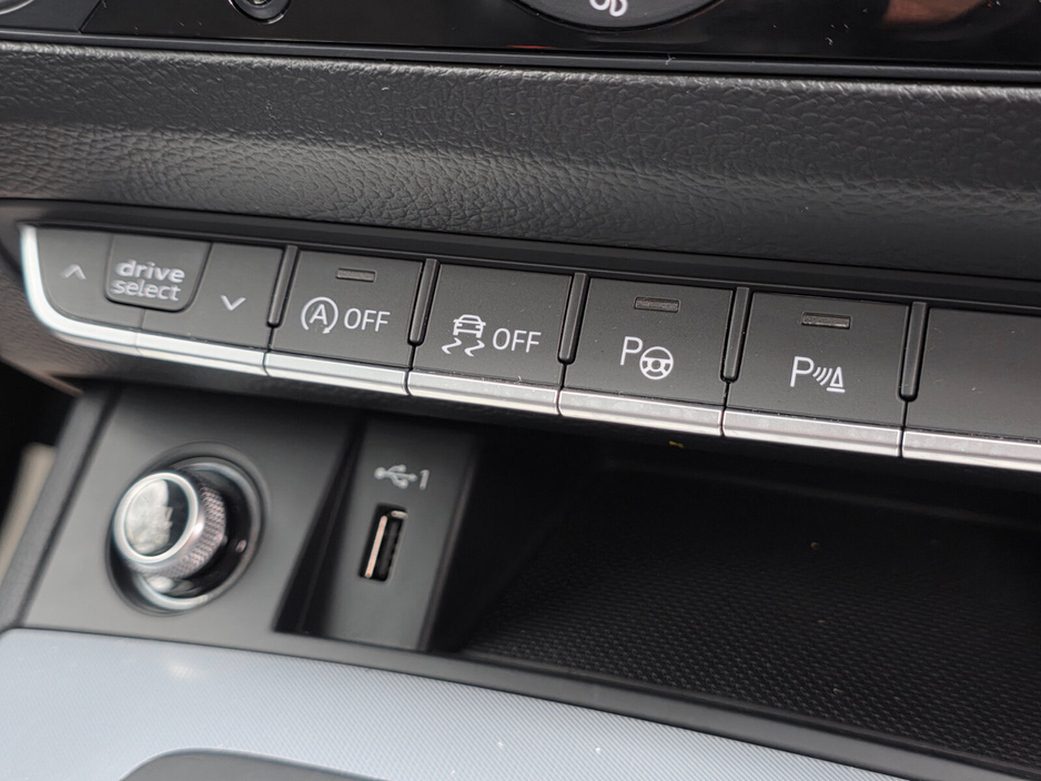 2018 Audi Q5 2.0TDI 150 SE €25,990