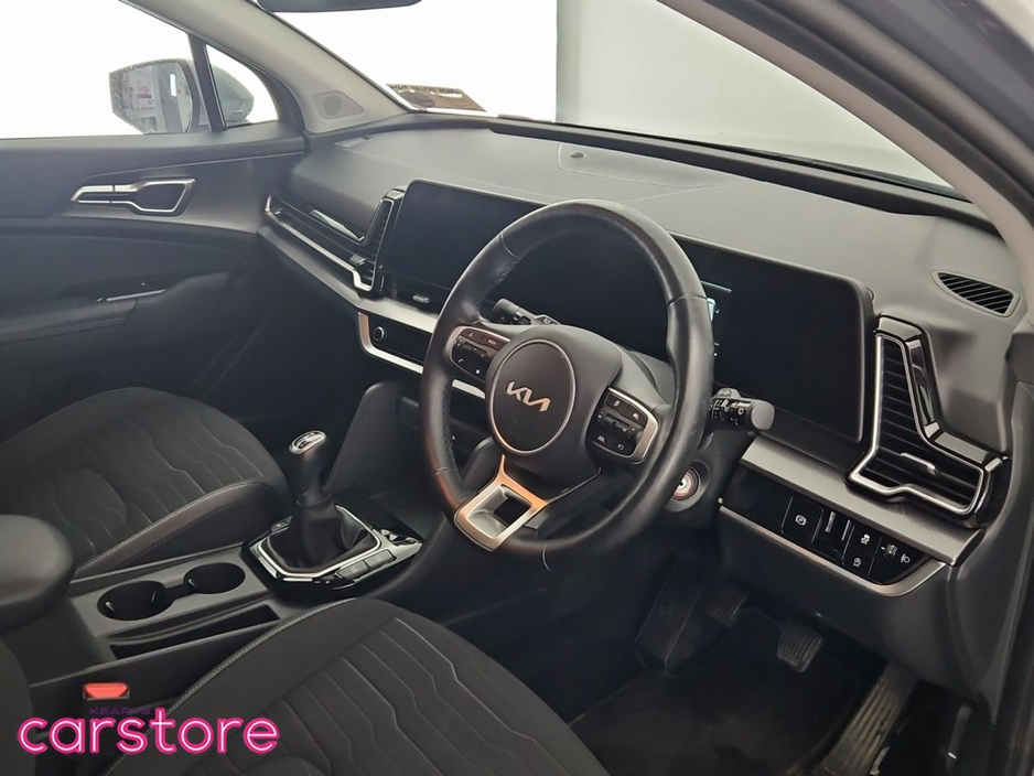 2022 Kia Sportage - image 9
