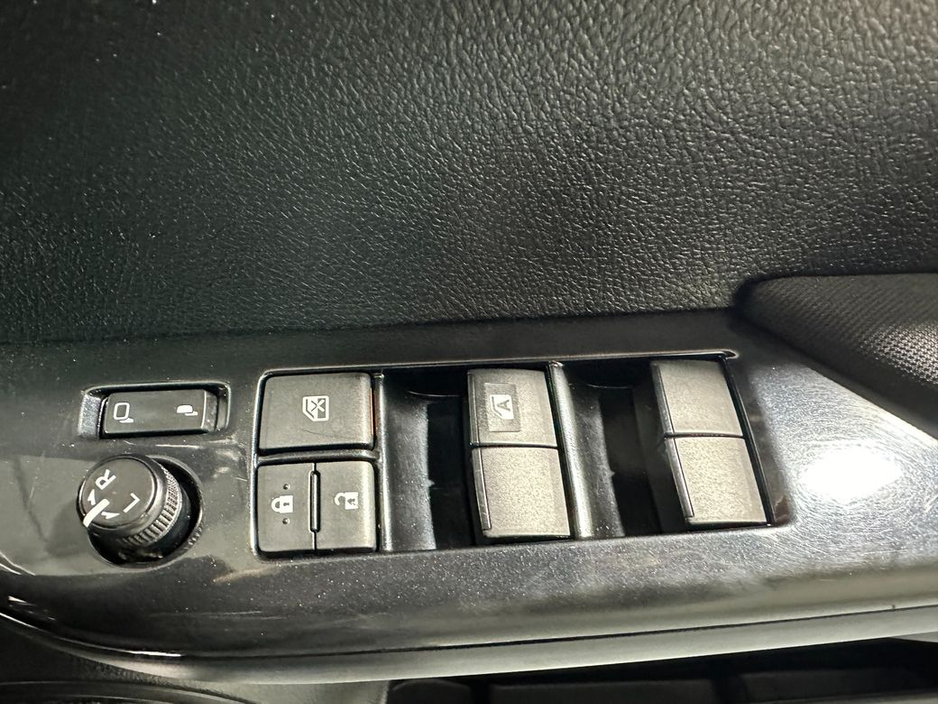 2021 Toyota Hilux Icon Double Cab 2.4 D-4D €32,400