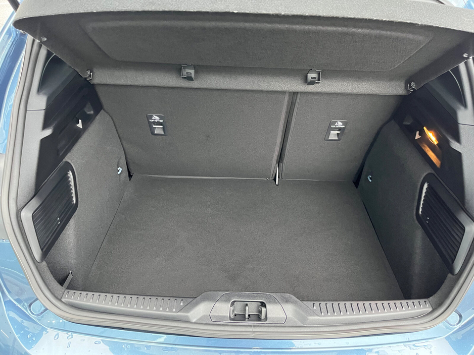 2025 Ford Focus - image 6