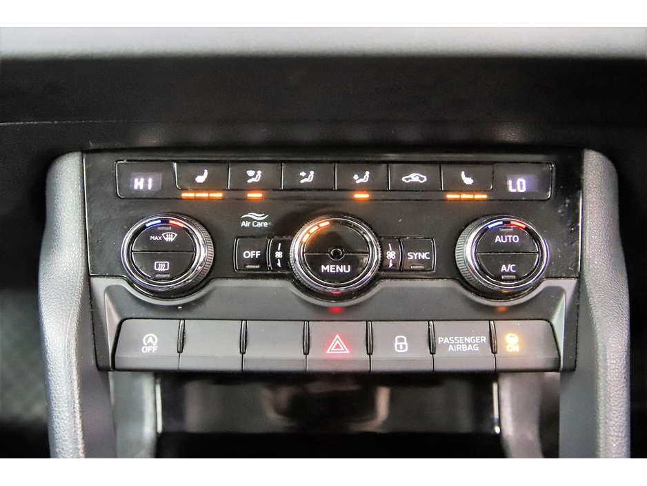 2021 Skoda Karoq - image 21