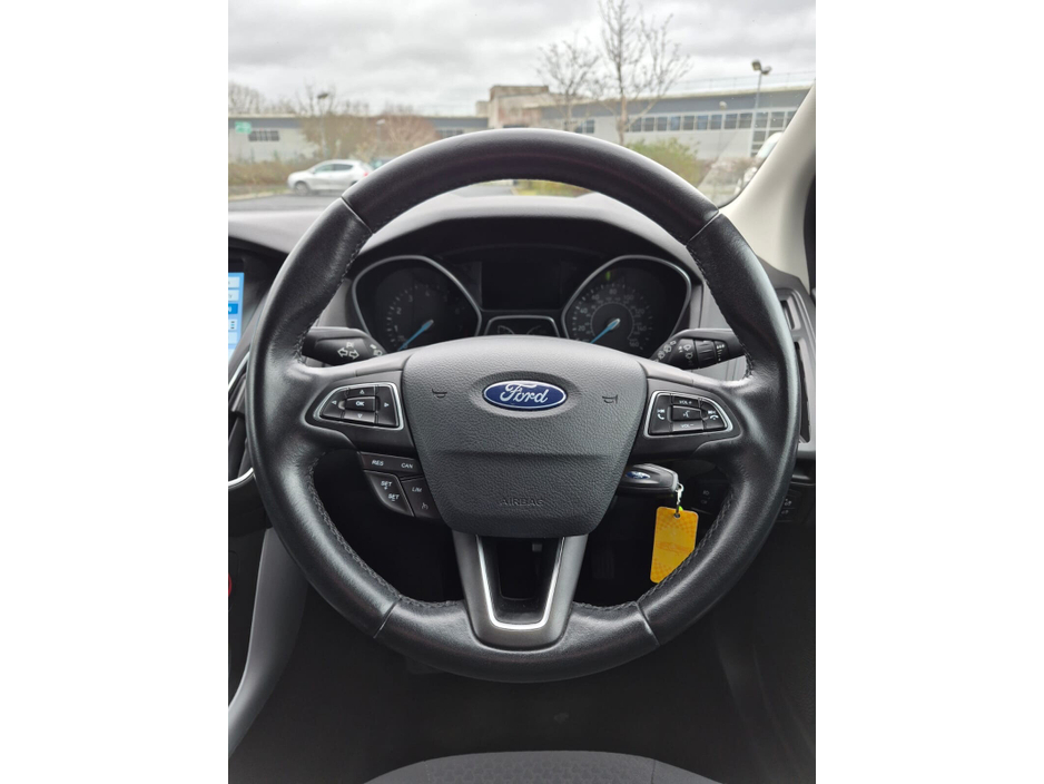 2018 Ford Focus - image 19