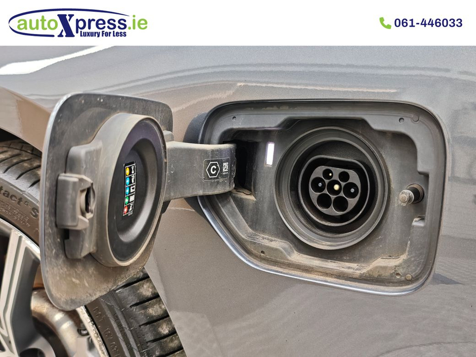 2021 BMW 3 Series - image 23