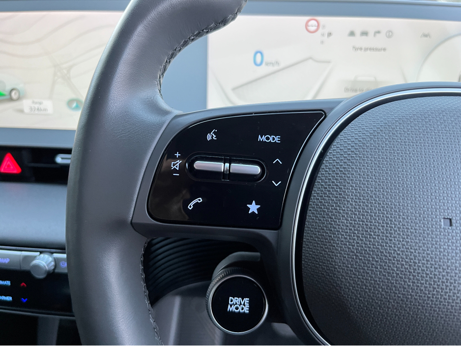 2023 Hyundai Ioniq 5 EXECUTIVE 58KW //HEATED SEATS AND STEERING WHEEL//ADAPTIVE CRUISE CONTROL//WIRELESS PHONE CHARGING// €24,950