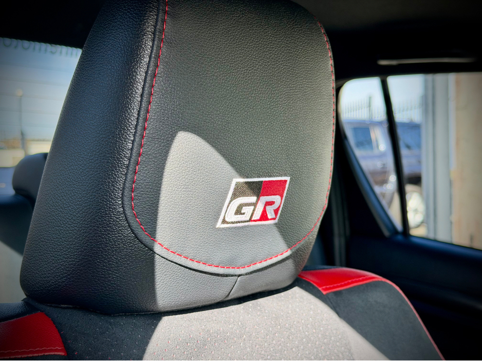 2023 Toyota Hilux - image 16