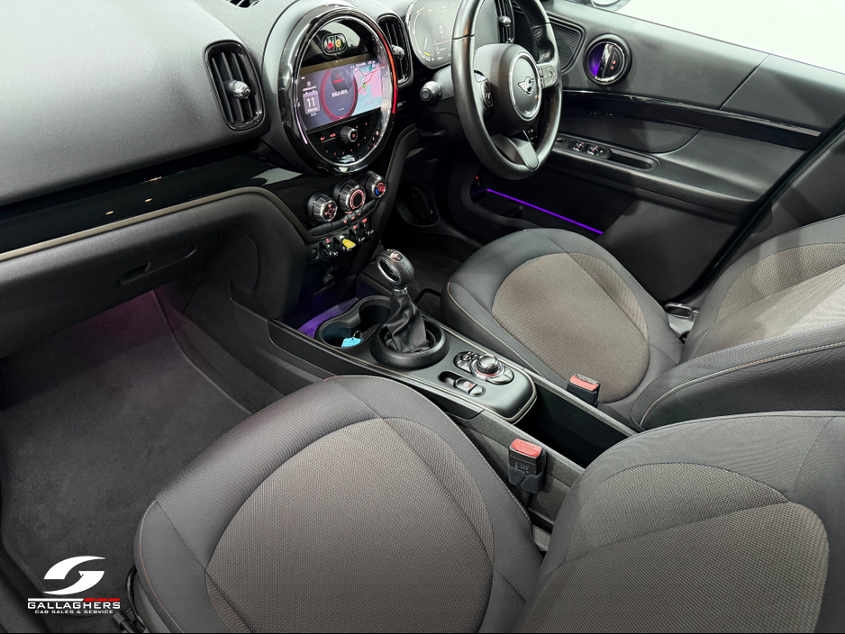 2022 MINI Countryman (221) COUNTRYMAN E ALL4 CLA CLASSIC €32,995