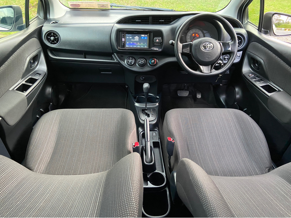 2019 Toyota Vitz - image 7