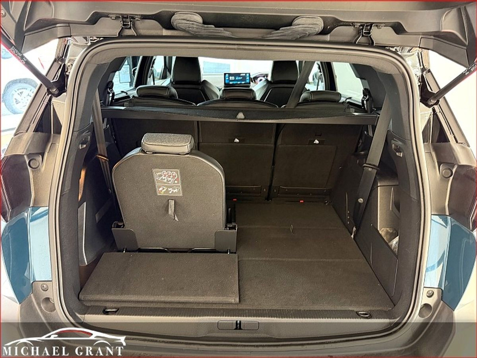 2023 Peugeot 5008 - image 21