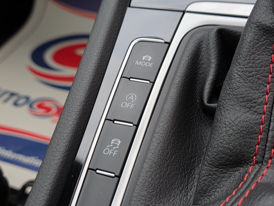 2020 Volkswagen Golf - image 25