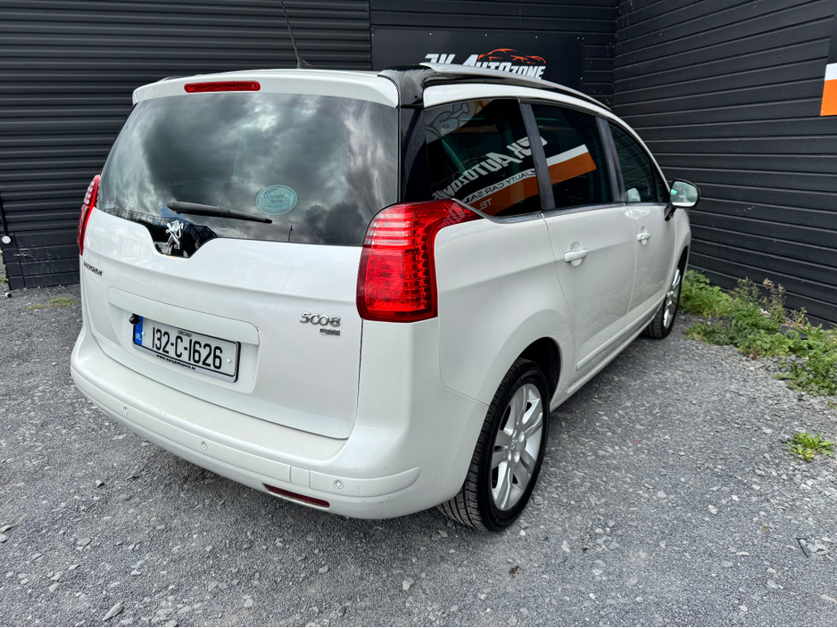 2013 Peugeot 5008 - image 5