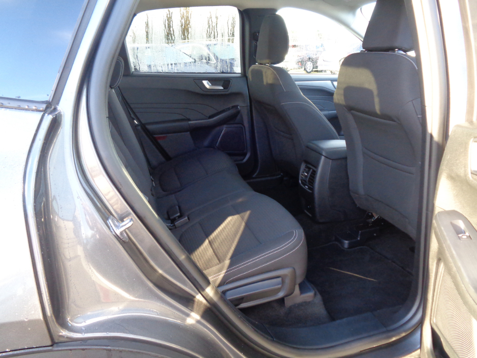 2023 Ford Kuga - image 7