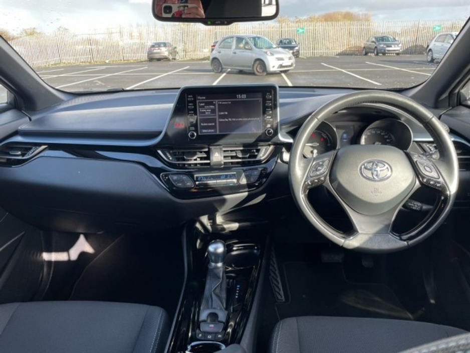 2022 Toyota C-HR - image 8