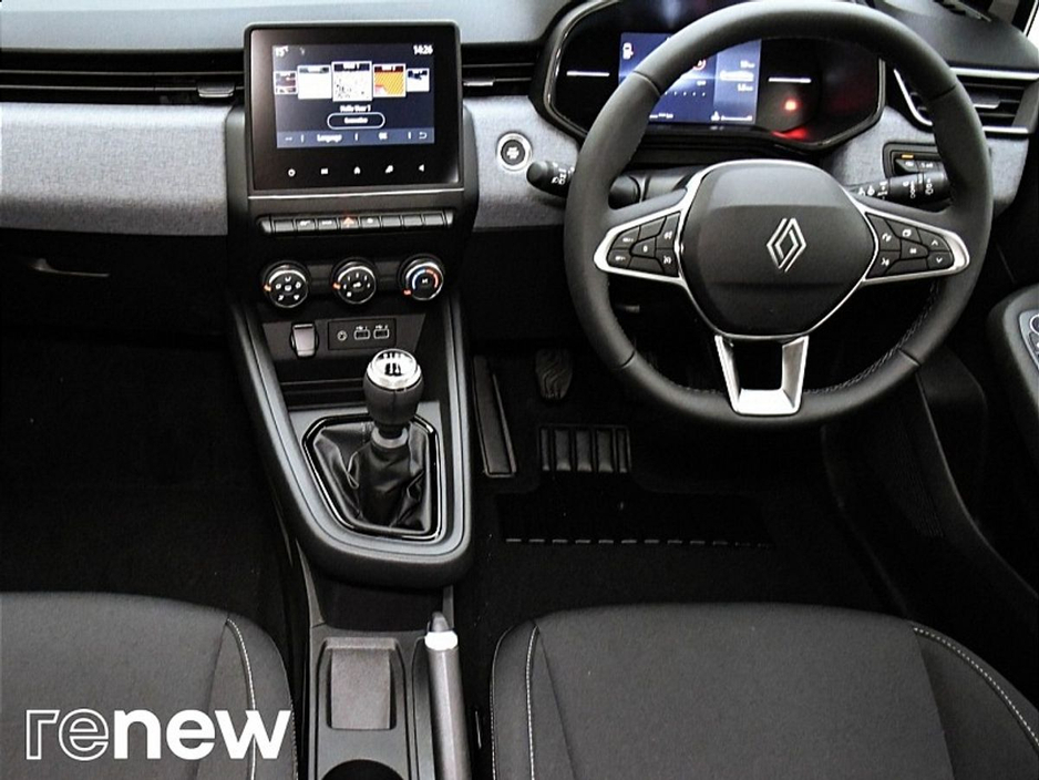 2025 Renault Clio - image 22