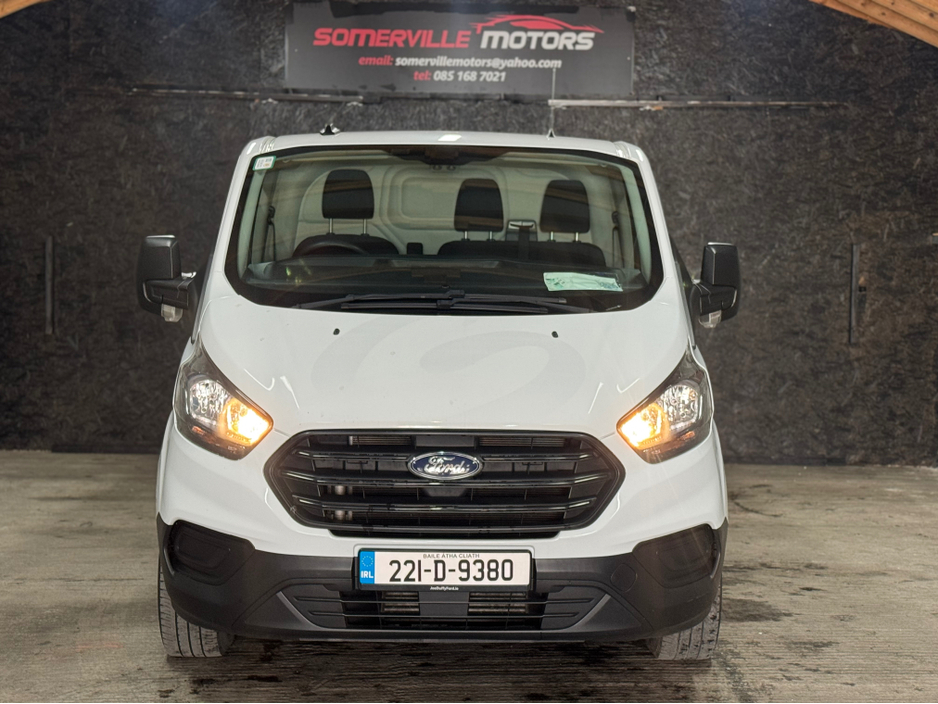 2022 Ford Transit Custom - image 2