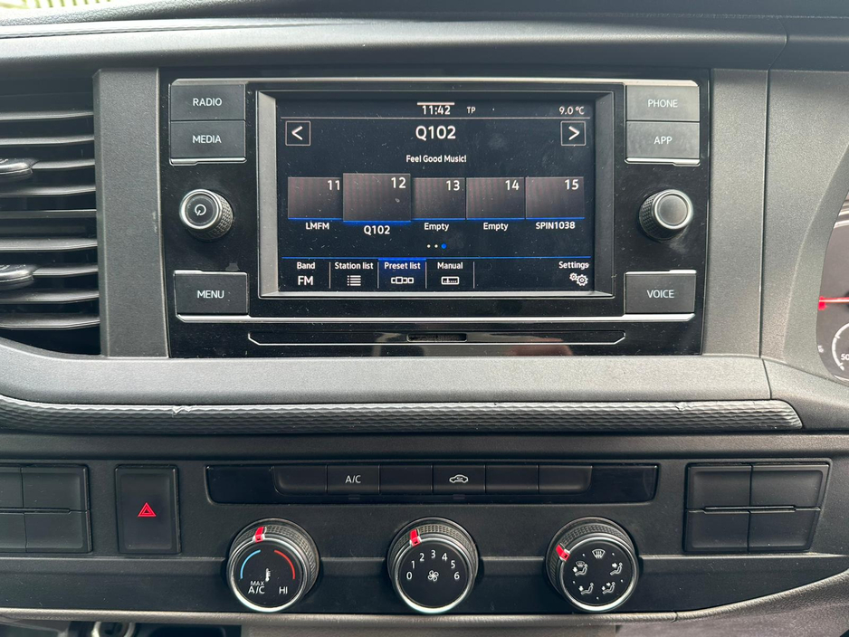 2021 Volkswagen Transporter - image 22