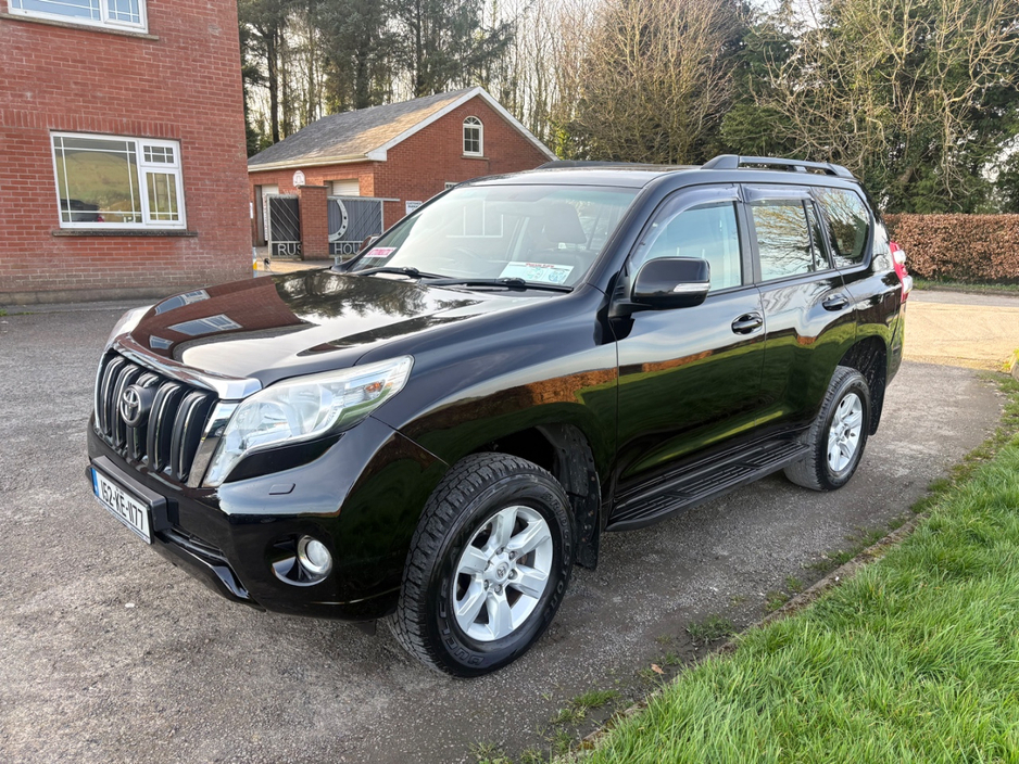 2015 Toyota Landcruiser - image 4