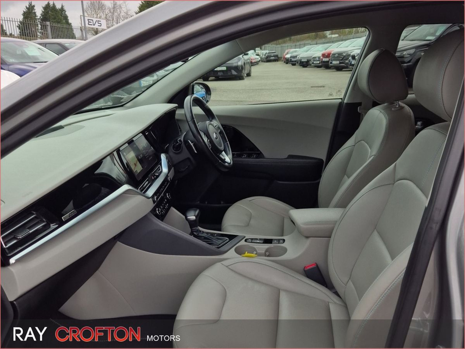 2020 Kia Niro - image 6