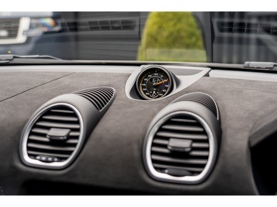 2023 Porsche 718 - image 22