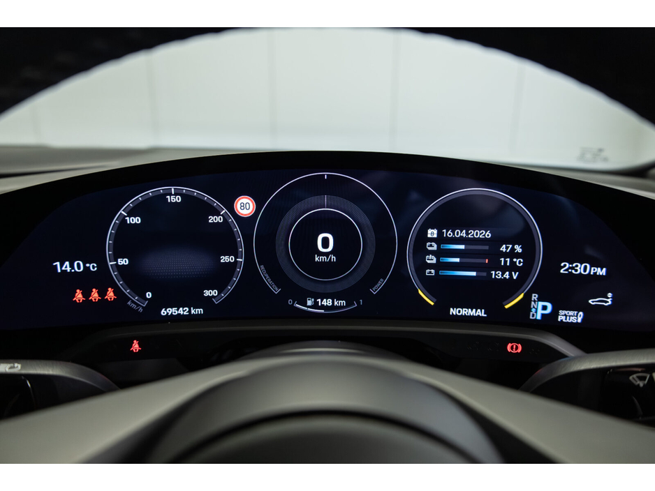 2022 Porsche Taycan - image 20