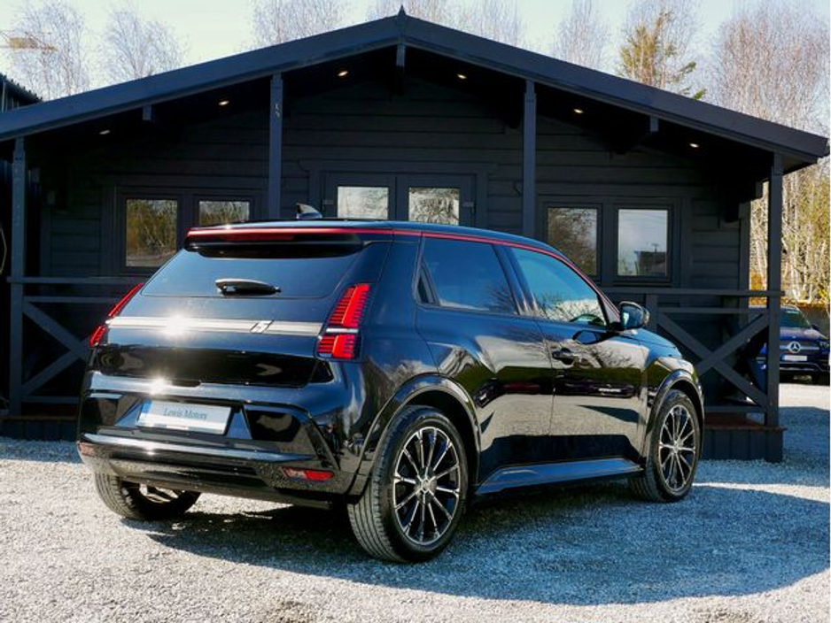 2025 Renault 5 - image 6