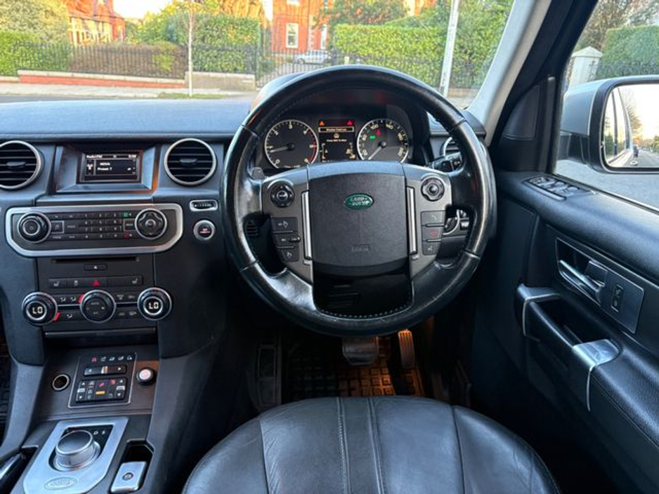 2013 Land Rover Discovery - image 12