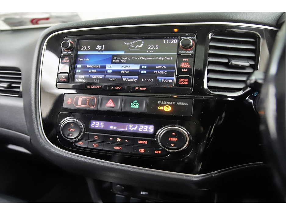 2017 Mitsubishi Outlander - image 18