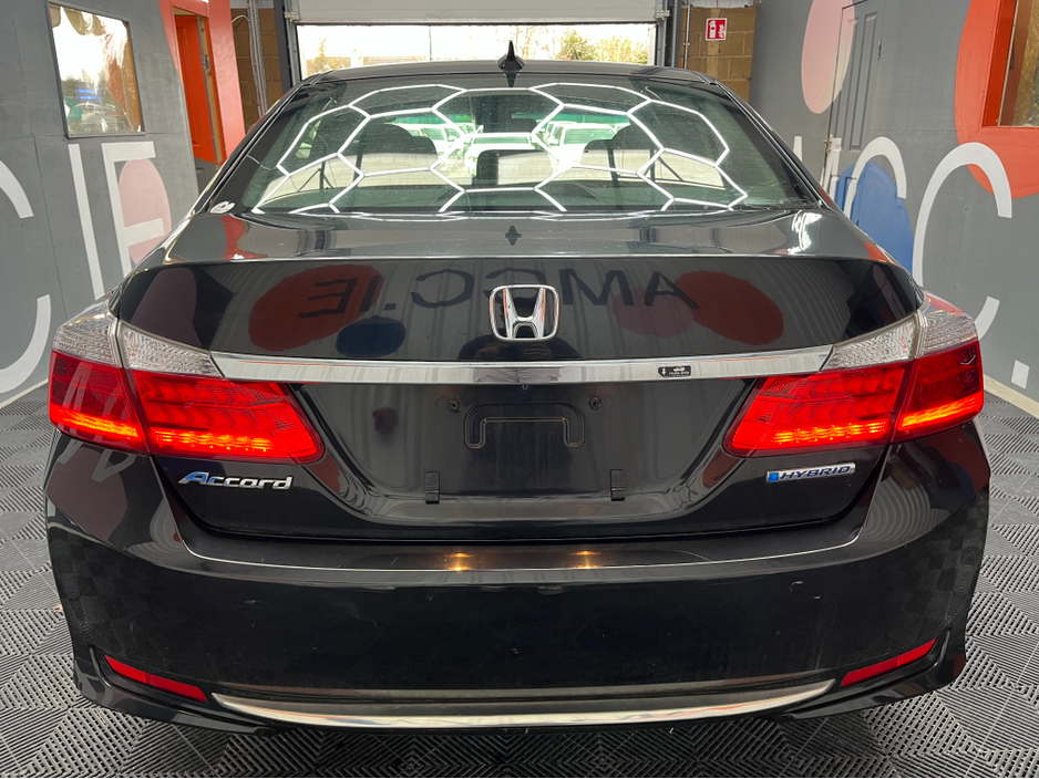 2016 Honda Accord - image 3