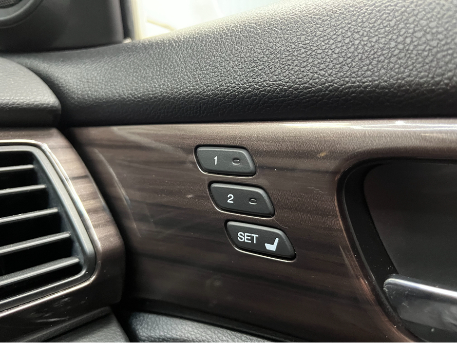 2016 Honda Accord - image 12