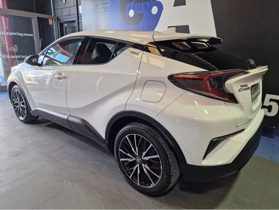 2018 Toyota C-HR - image 6