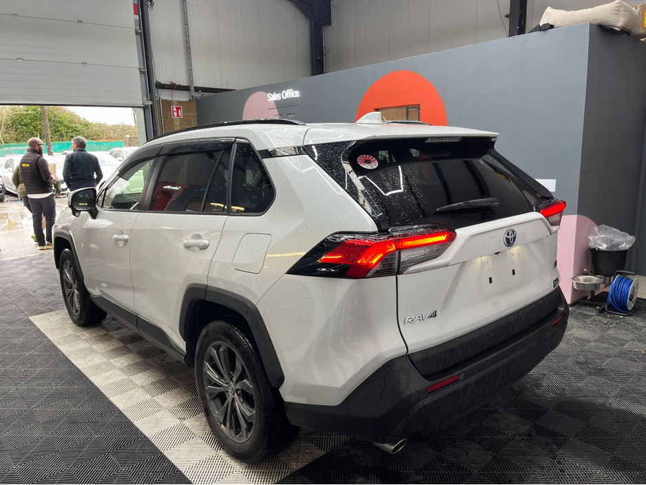 2024 Toyota Rav4 - image 4