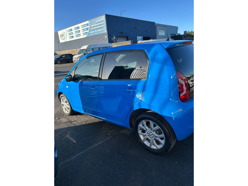 2015 Volkswagen up!  €7,950