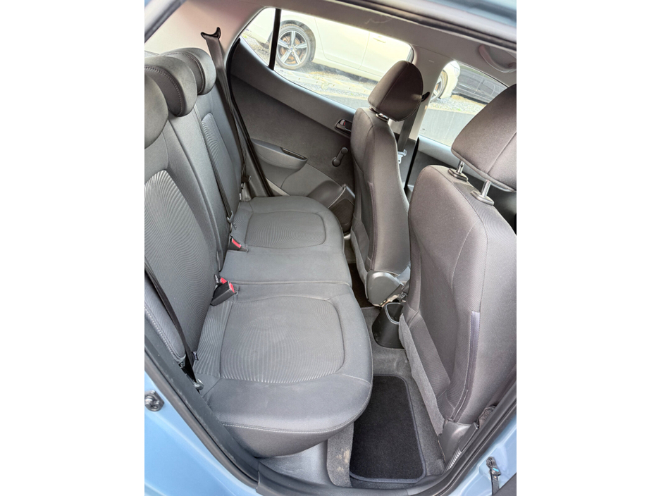 2017 Hyundai i10 - image 18