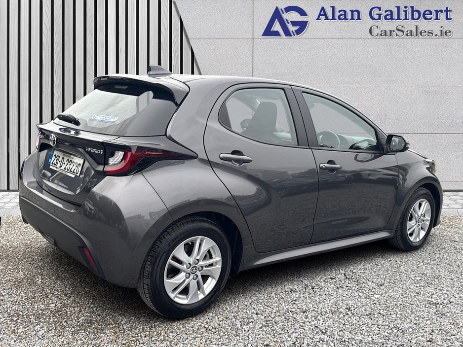 2023 Toyota Yaris 1.5 HYBRID LUNA  AUTO €18,995