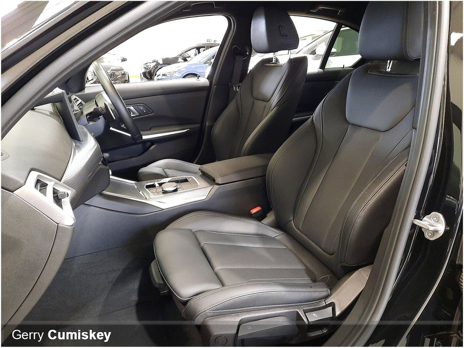 2025 BMW 3 Series - image 6