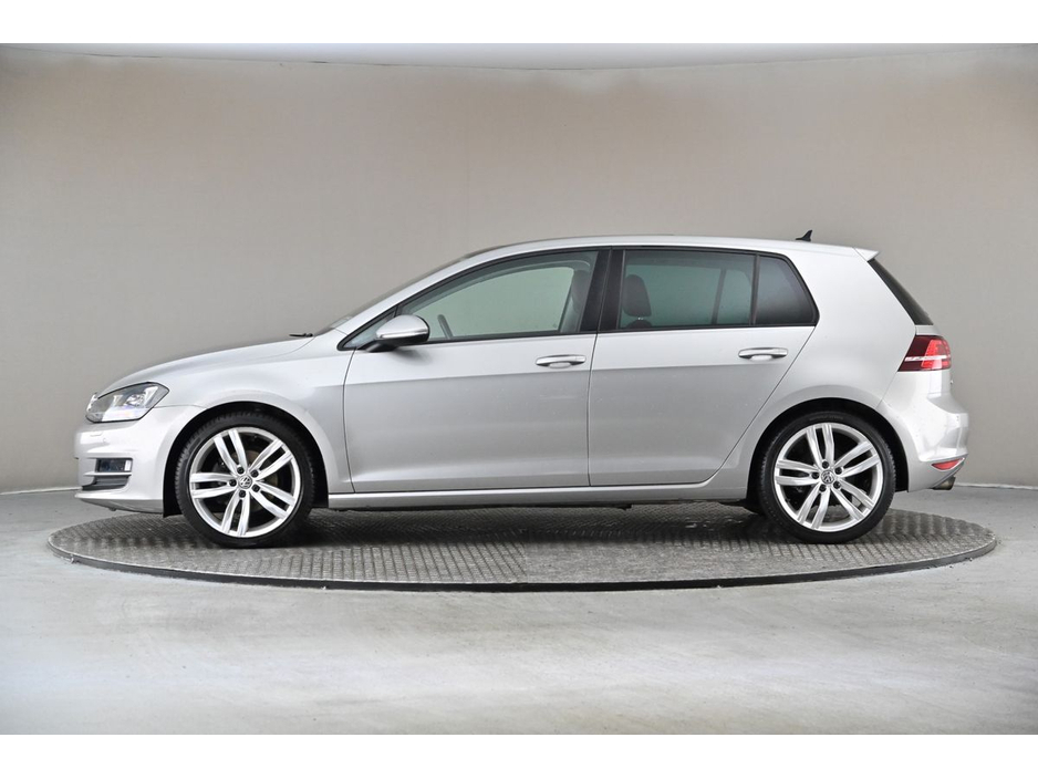 2016 Volkswagen Golf - image 5