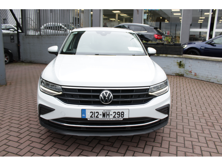 2021 Volkswagen Tiguan - image 9