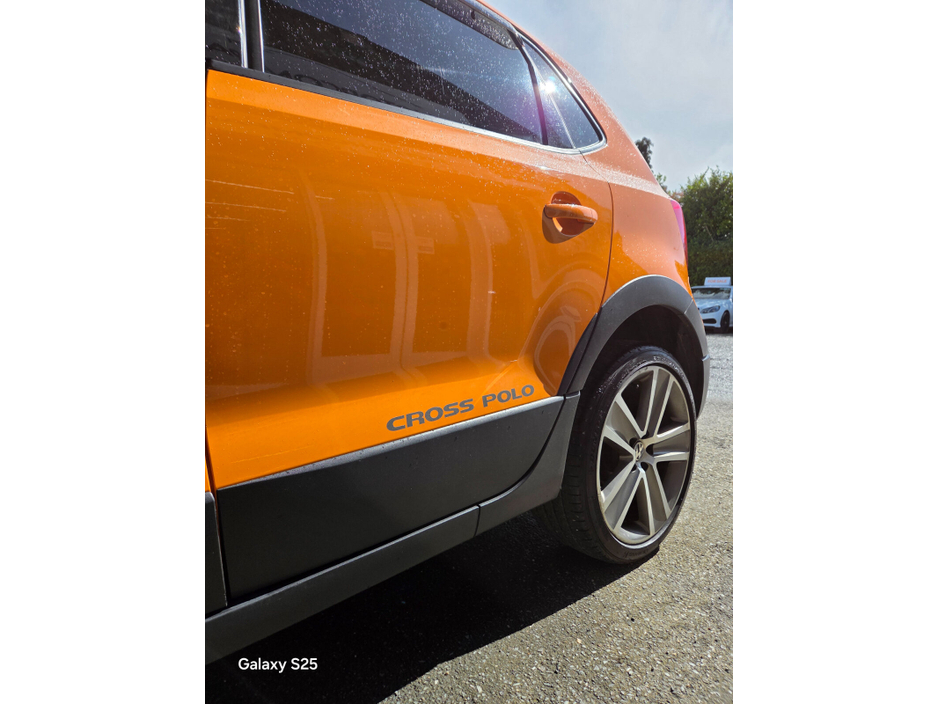 2012 Volkswagen Polo - image 6