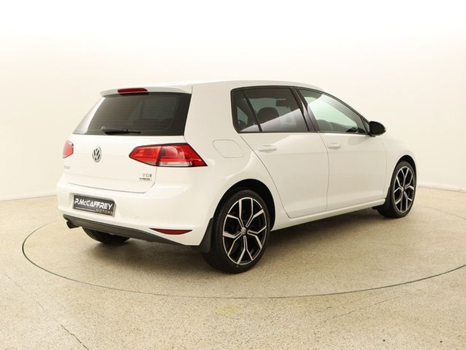 2015 Volkswagen Golf - image 7