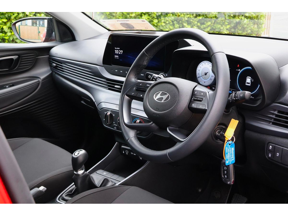 2025 Hyundai i20 - image 10
