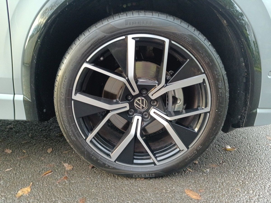 2025 Volkswagen Tiguan - image 7