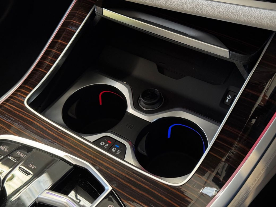 2025 BMW X5 - image 25