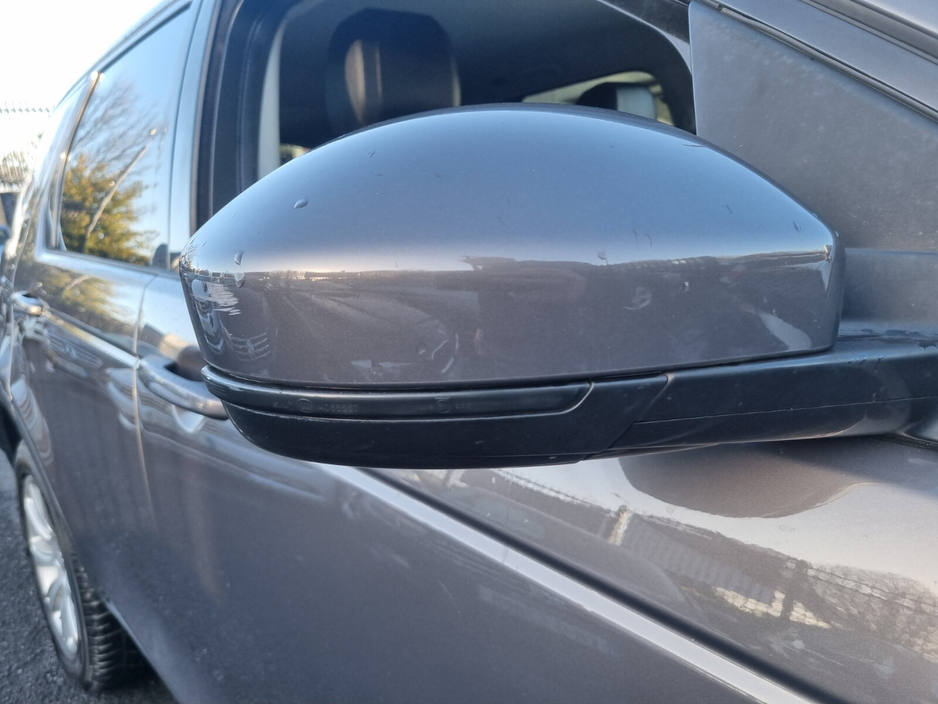 2016 Land Rover Discovery Sport - image 14