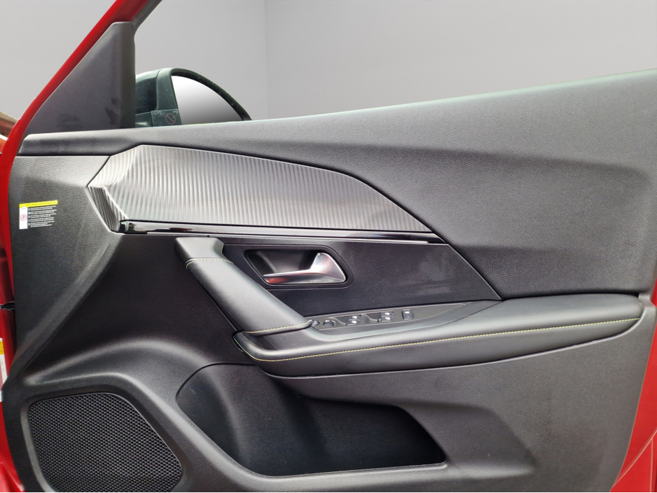 2021 Peugeot 2008 - image 18