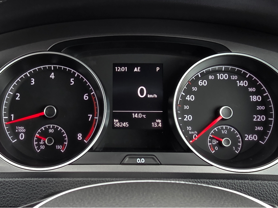 2016 Volkswagen Golf - image 12