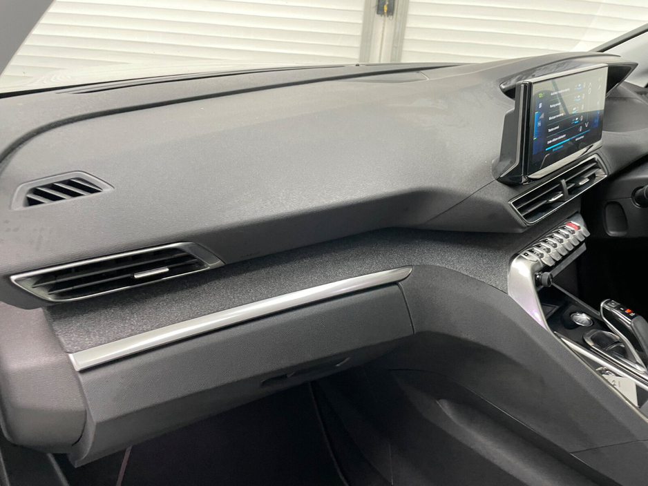 2021 Peugeot 3008 - image 20