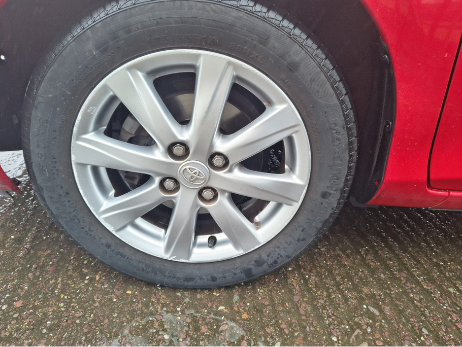 2014 Toyota Yaris 1.0 AURA 4DR €8,950